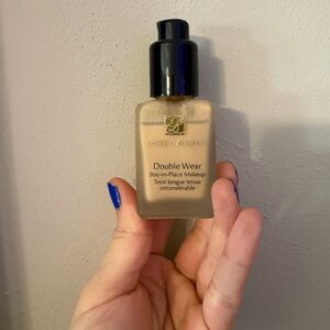 Estee Lauder Double Wear Foundation - Tan